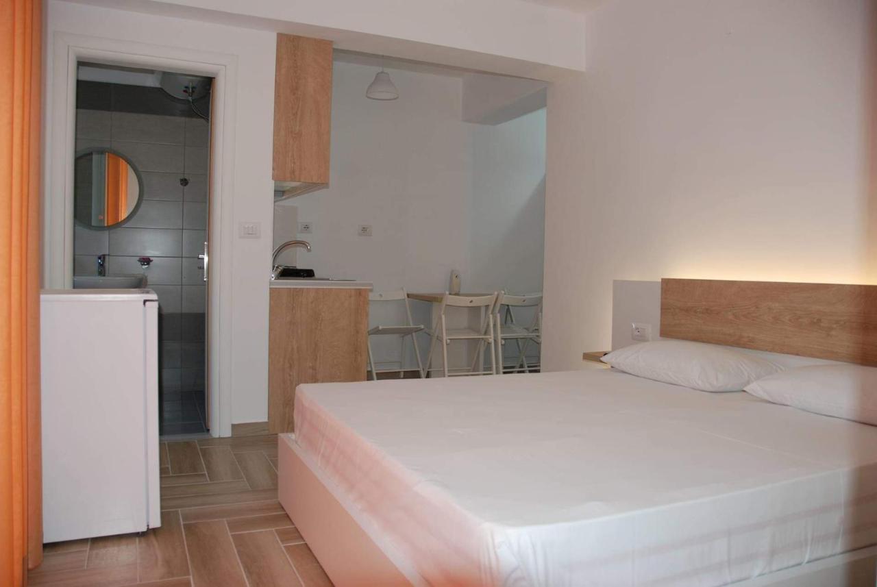 The Hill Apartment Sarandë Exterior foto
