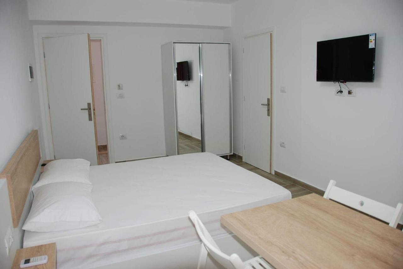 The Hill Apartment Sarandë Exterior foto